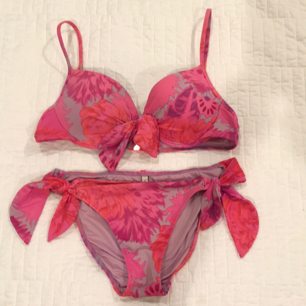 Pretty Nanette Lepore Bikini